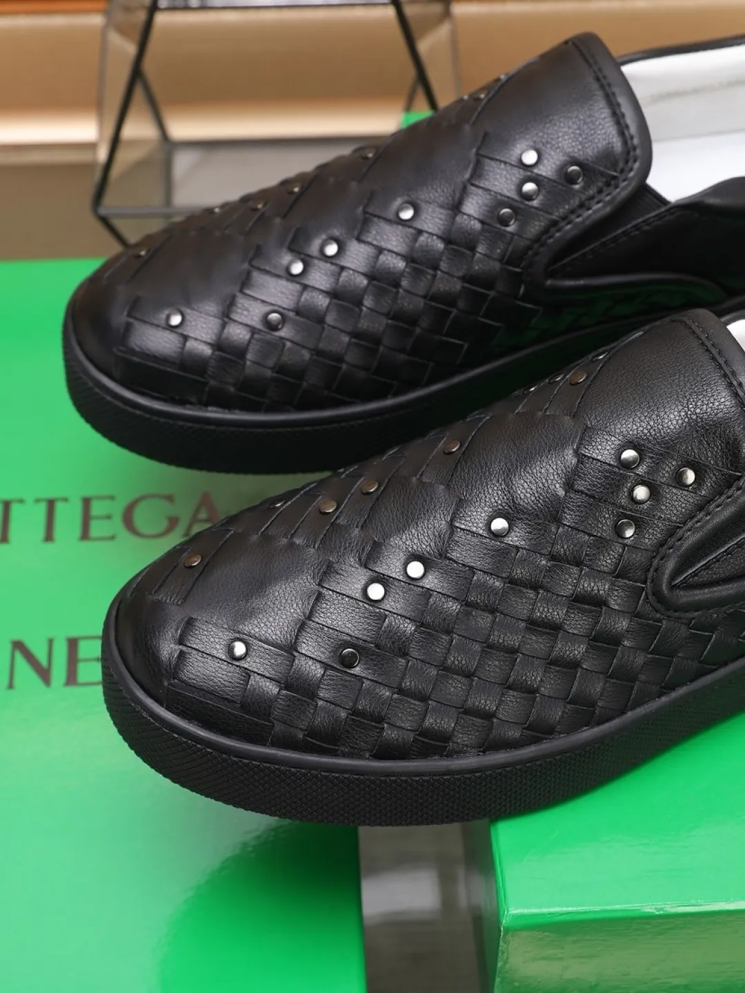 Men's men's shoes 💰Men's shoes 💰540💰🔥[BV] series of top purchasing agents 🔍Imported first-layer cowhide woven surface, cowhide foot pads lining environmentally friendly ♻️Does not fade, 💪Sole: Rubber combination original factory special original outsole ⚠Original and single goods 🔍🔍You can come in and out at will, welcome to compare ⚠Number of sizes: 38-44